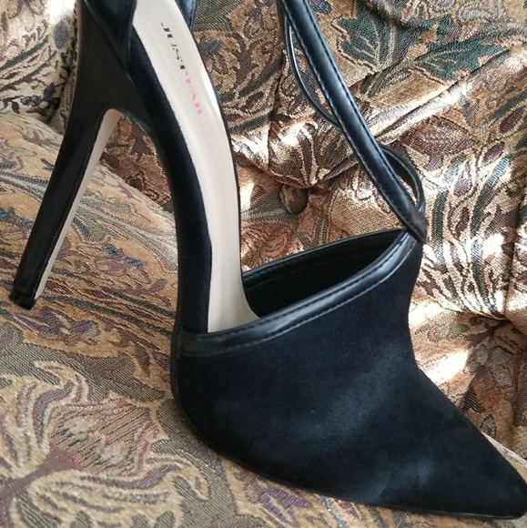 Black high - vamp Pump - Picture 1 of 8